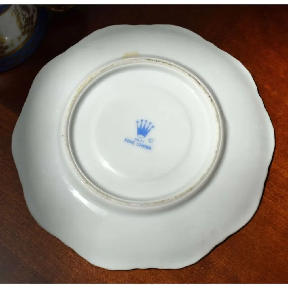 Set of 6 Saji Fine China Japan Courting Couple Demitasse Blue Gold Cup Saucer